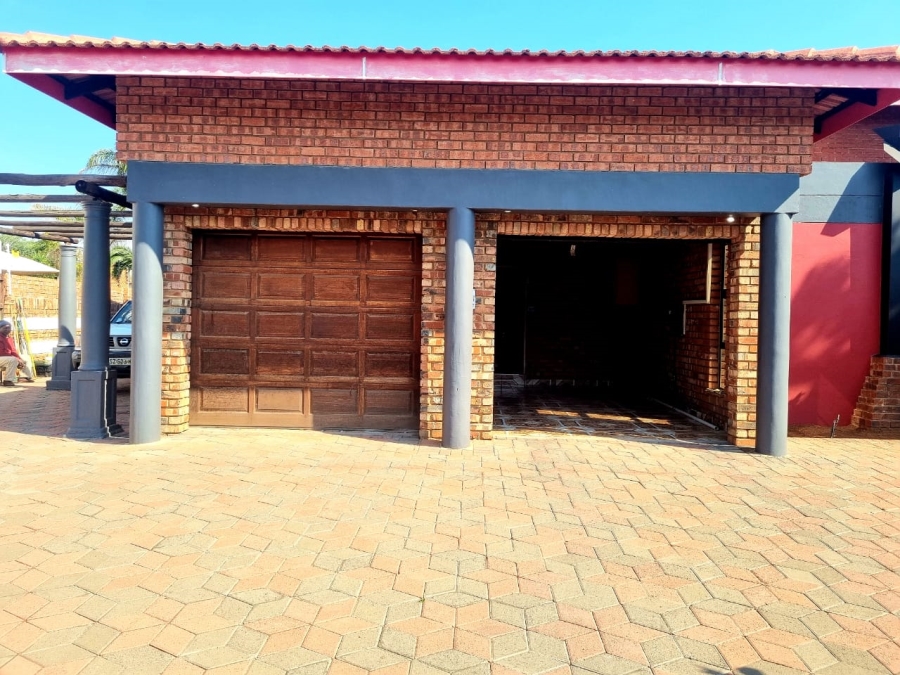 4 Bedroom Property for Sale in Royldene Northern Cape